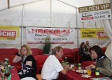 11_Golden-VIP-Bereich-Live-Corner-im-Veranstaltungszelt