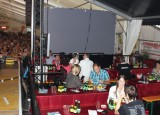 14_Golden-VIP-Bereich-Live-Corner-KIKA-Lounge-im-Veranstaltungszelt